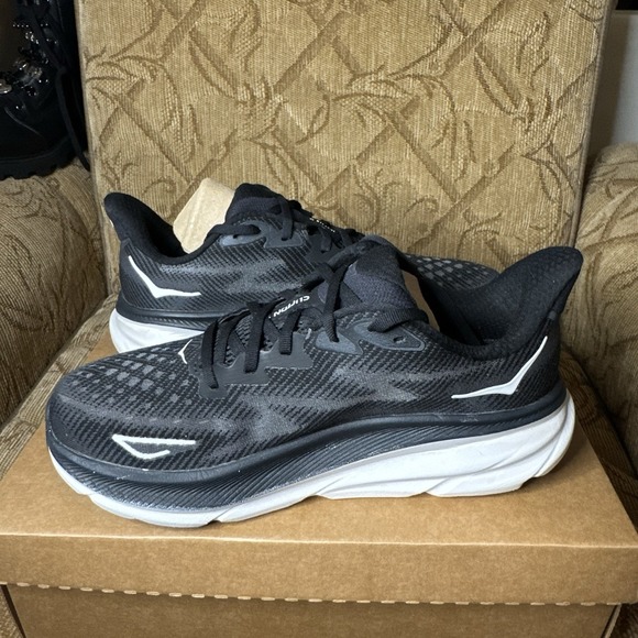 Women's Hoka One One Clifton 9  'Black/White' Shoes - Size 10B, 1127896 BWH Nice - Picture 3 of 9